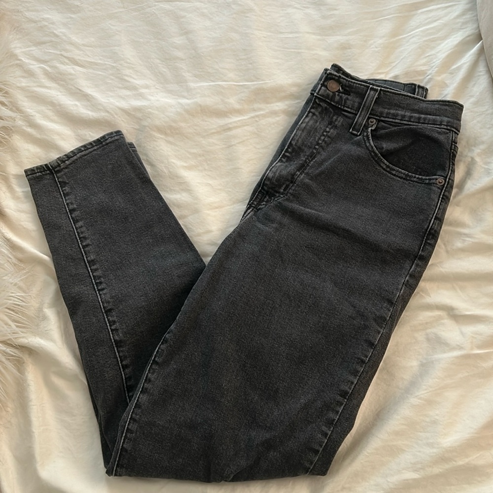 Black high waisted Levi jeans